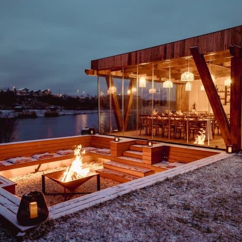 Lansări de produs A-By The Lake