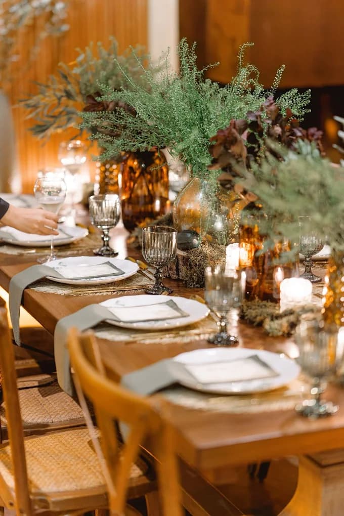 Rezerva o masa la Forest By The Lake